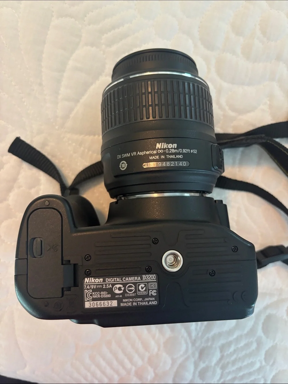 Nikon D3200 DSLR Camera in Black with 18-55mm VR Lens